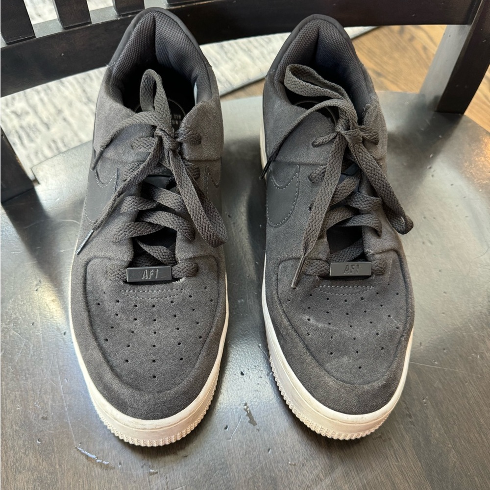Nike women’s Air Force 1 suede Sage / Night Stadium / Phantom sneakers size 9
